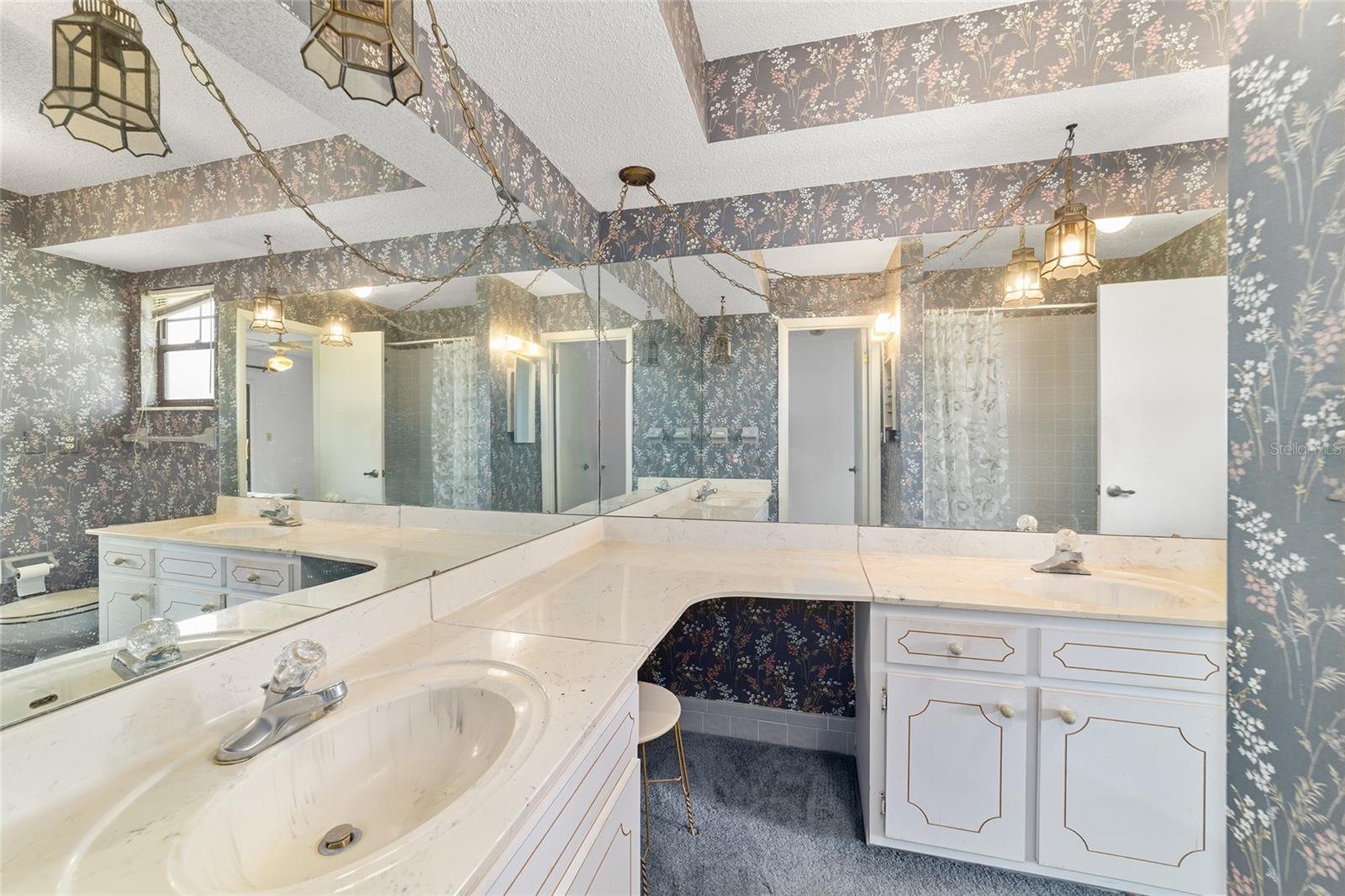 RAVEN HILL - Residential