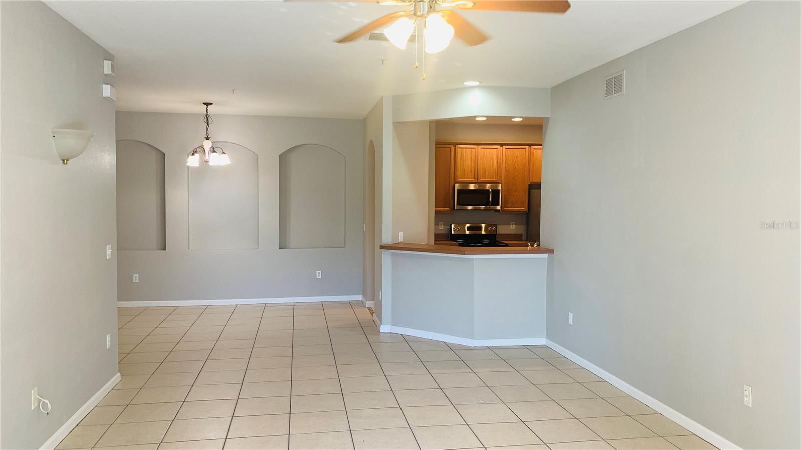 FLORA RIDGE CONDO PH 13 BLDG 7 - Residential