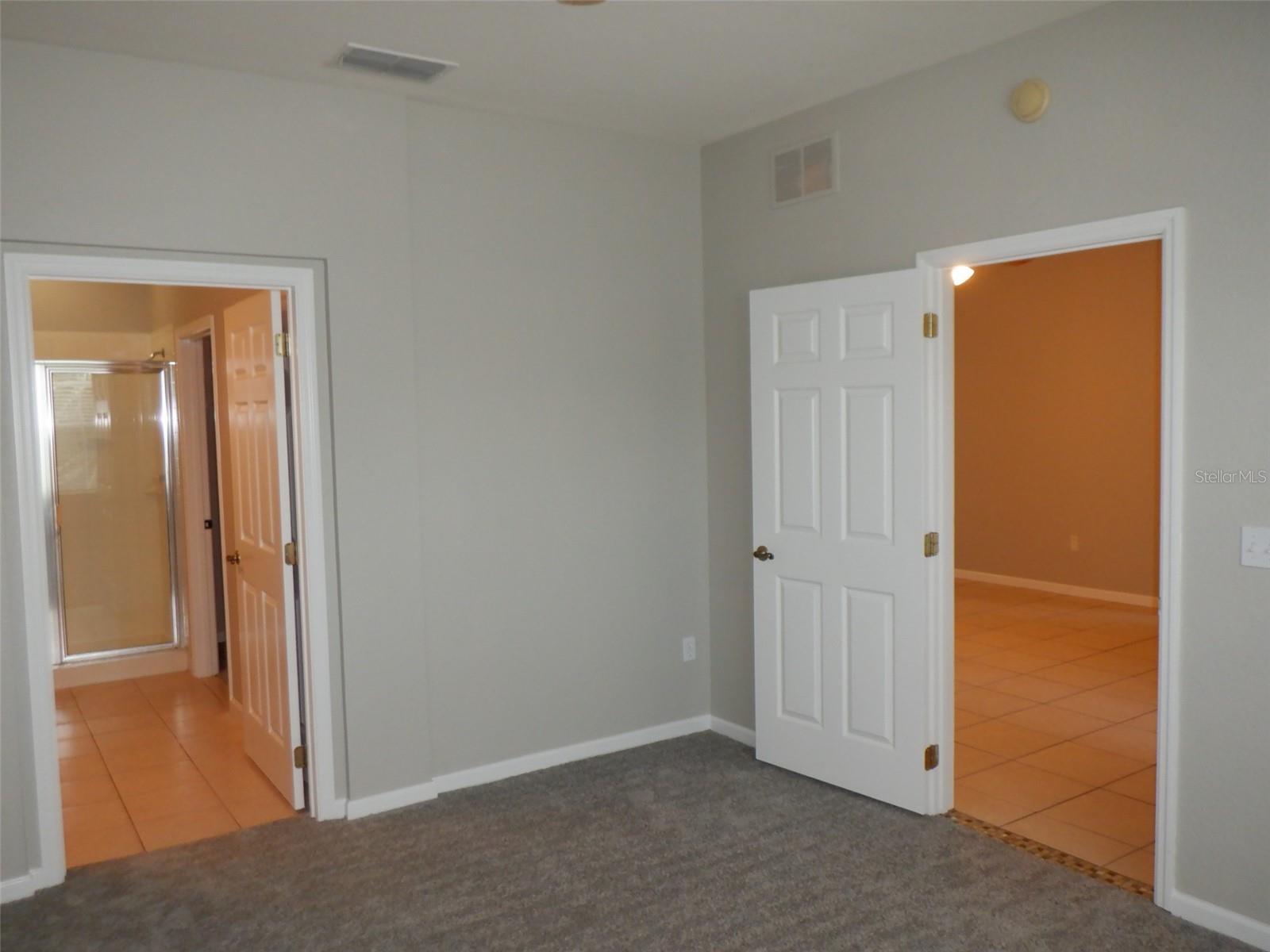 FLORA RIDGE CONDO PH 13 BLDG 7 - Residential