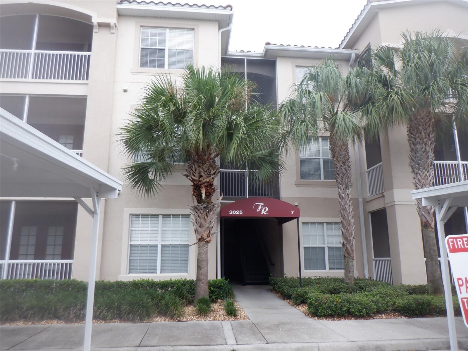 A must-see! Lovely and spacious 3/2 2nd floor condo in the gated Flora Ridge Community of Kissimmee. Conveniently for cleaning it has ceramic tile in living areas and carpet on bedrooms. This spacious open floor plan includes all appliances, a primary bath with double sinks and a lot of closet space throughout. The elegant French doors lead you to the screened enclosed patio to enjoy Florida weather. Not to mention, 2 reserved parking spots and a beautiful community pool at your leisure.
This community is closed to shopping, restaurants, theme parks, major roads and more!