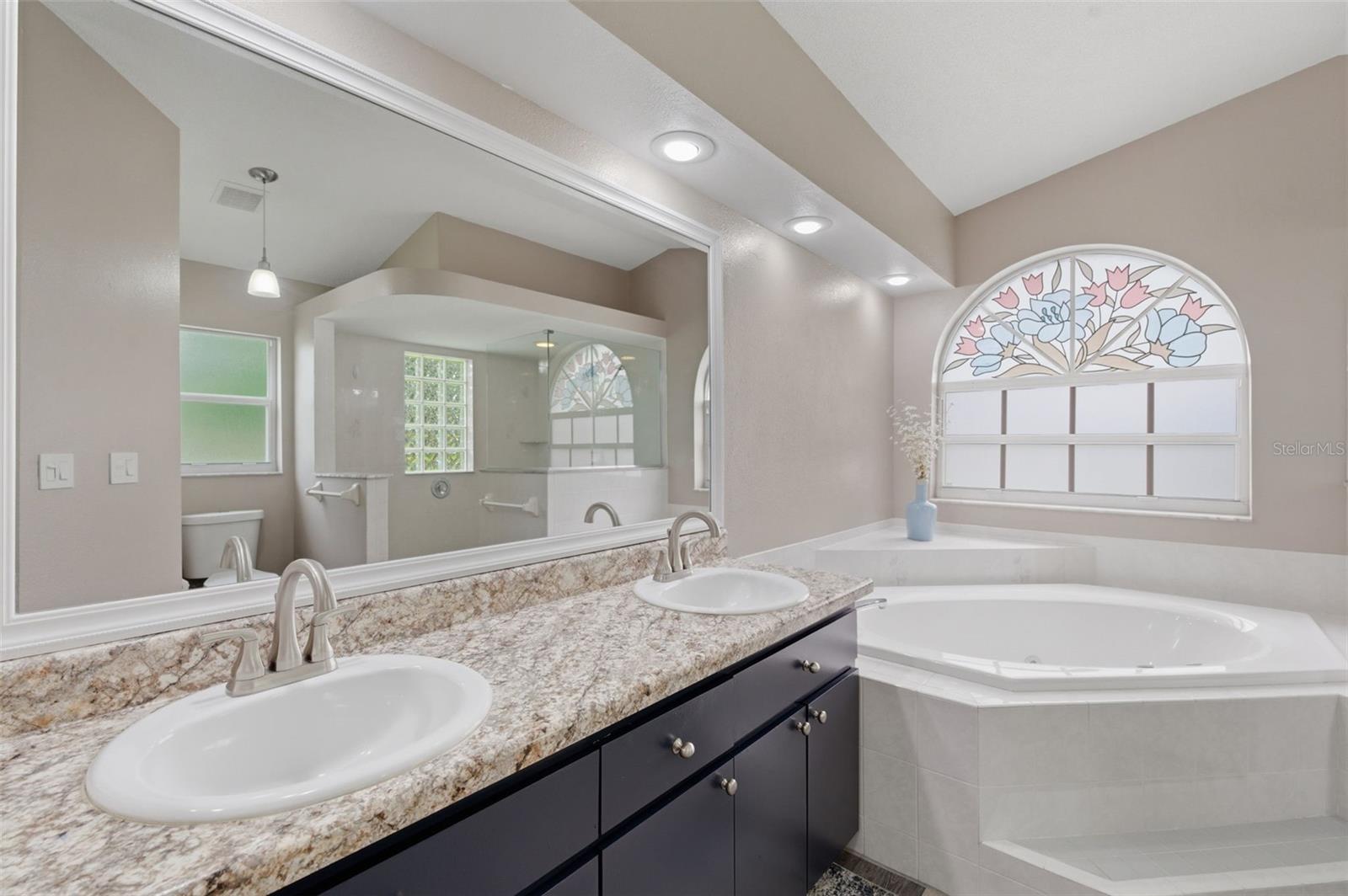 AUTUMN OAKS - Residential