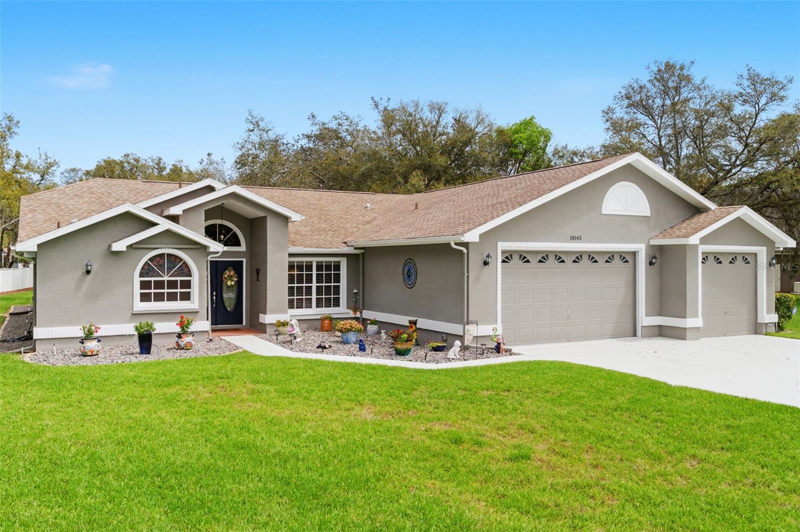 AUTUMN OAKS - Residential