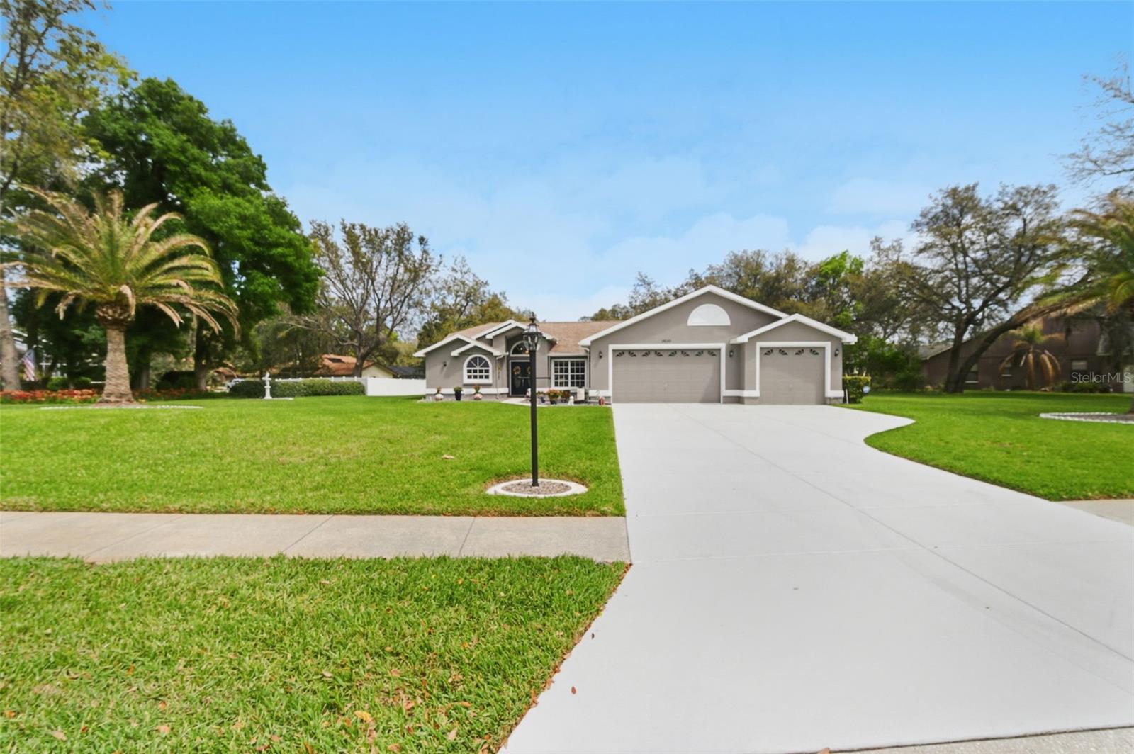 AUTUMN OAKS - Residential