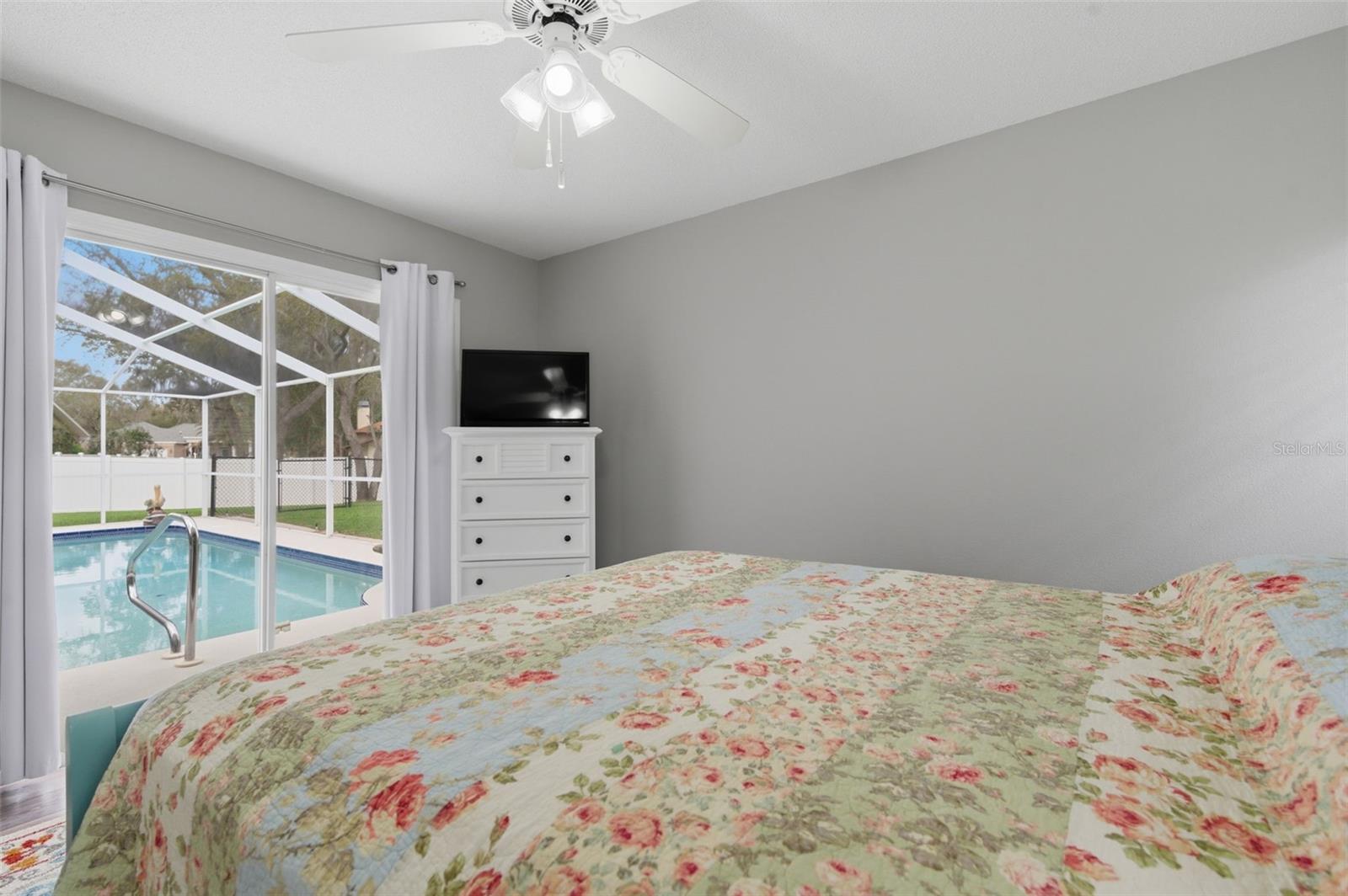 AUTUMN OAKS - Residential