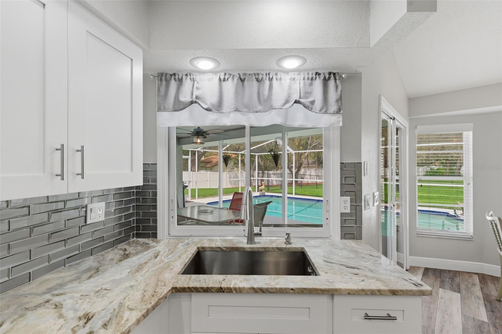 AUTUMN OAKS - Residential