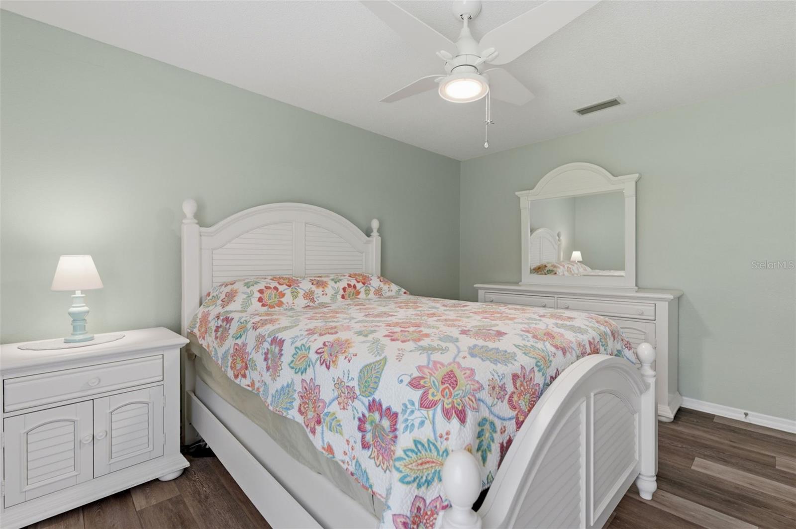 AUTUMN OAKS - Residential