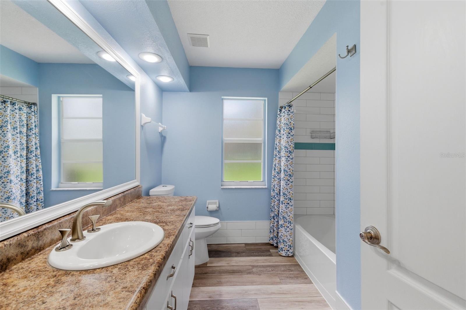 AUTUMN OAKS - Residential