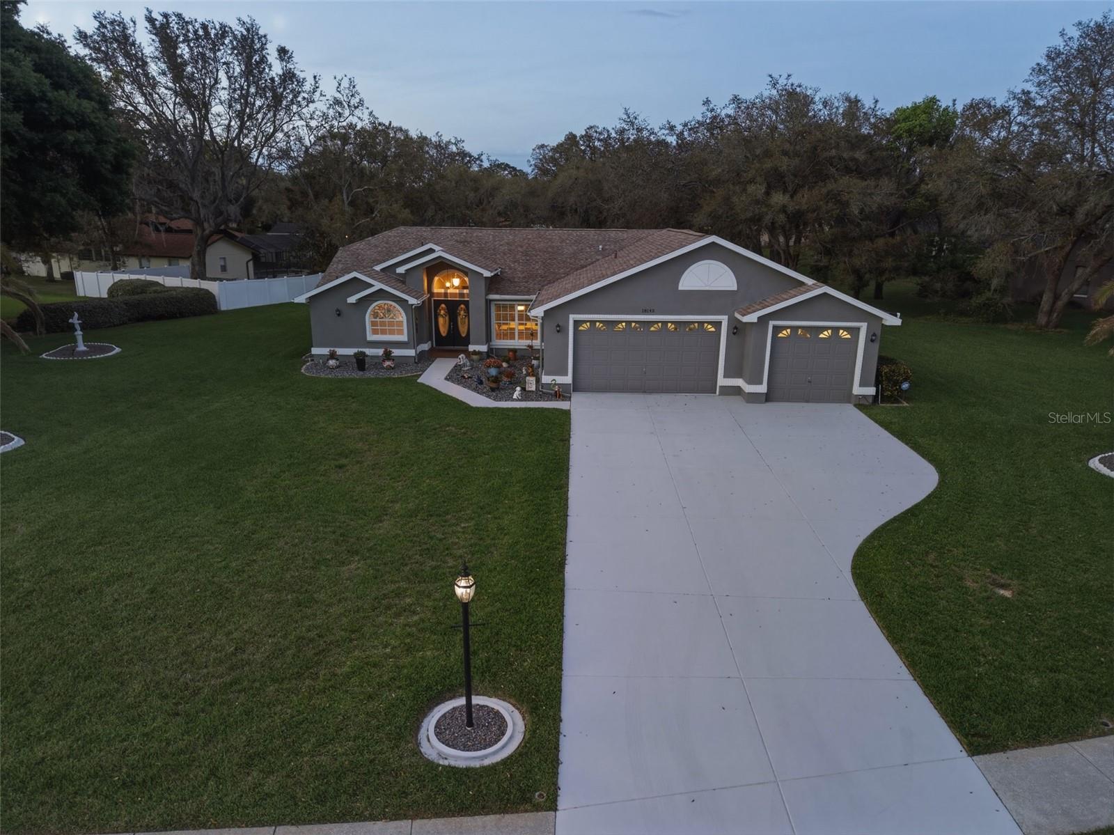 AUTUMN OAKS - Residential