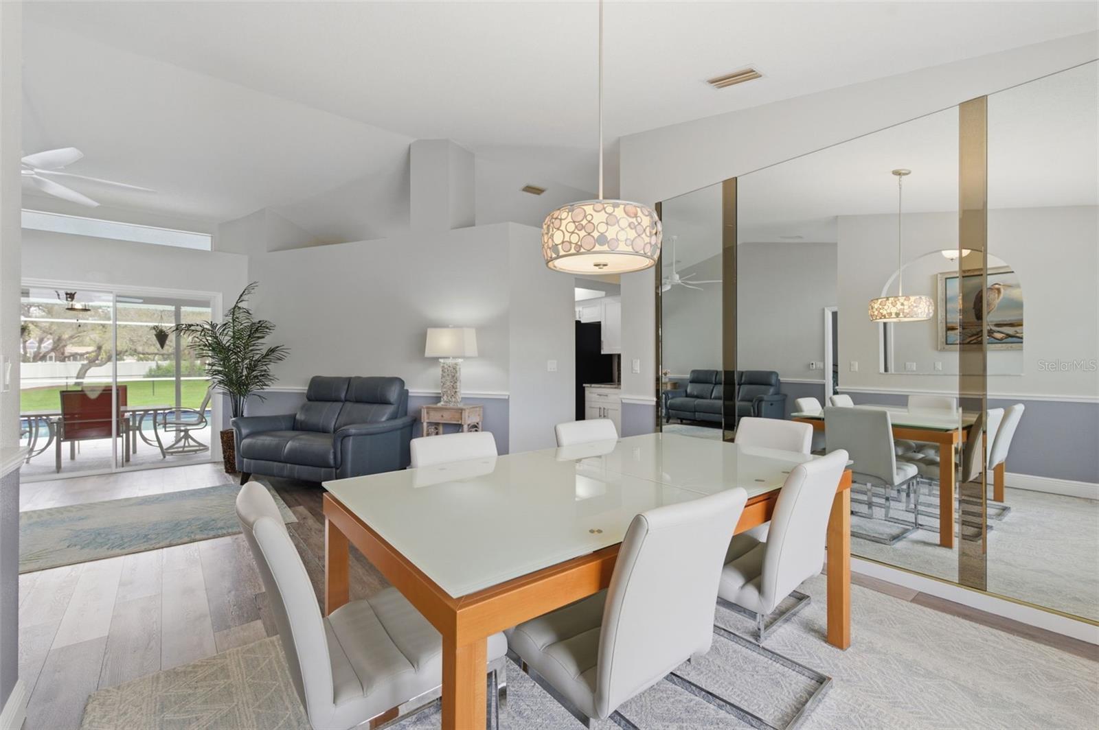 AUTUMN OAKS - Residential