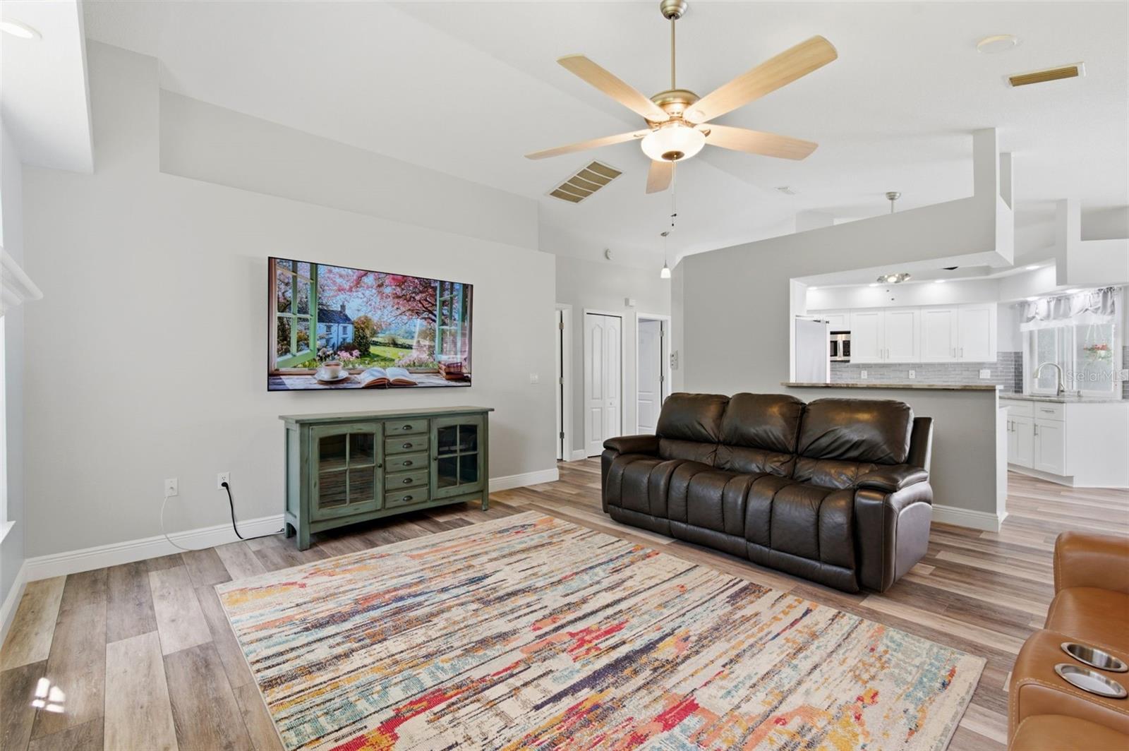 AUTUMN OAKS - Residential