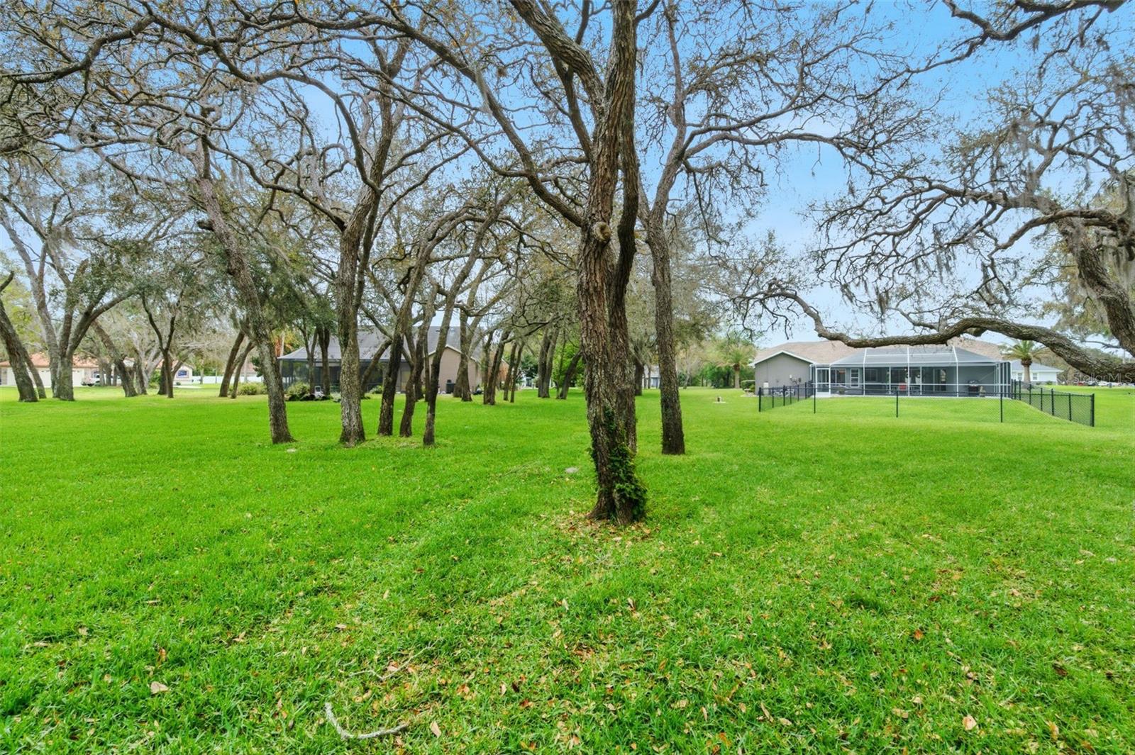 AUTUMN OAKS - Residential