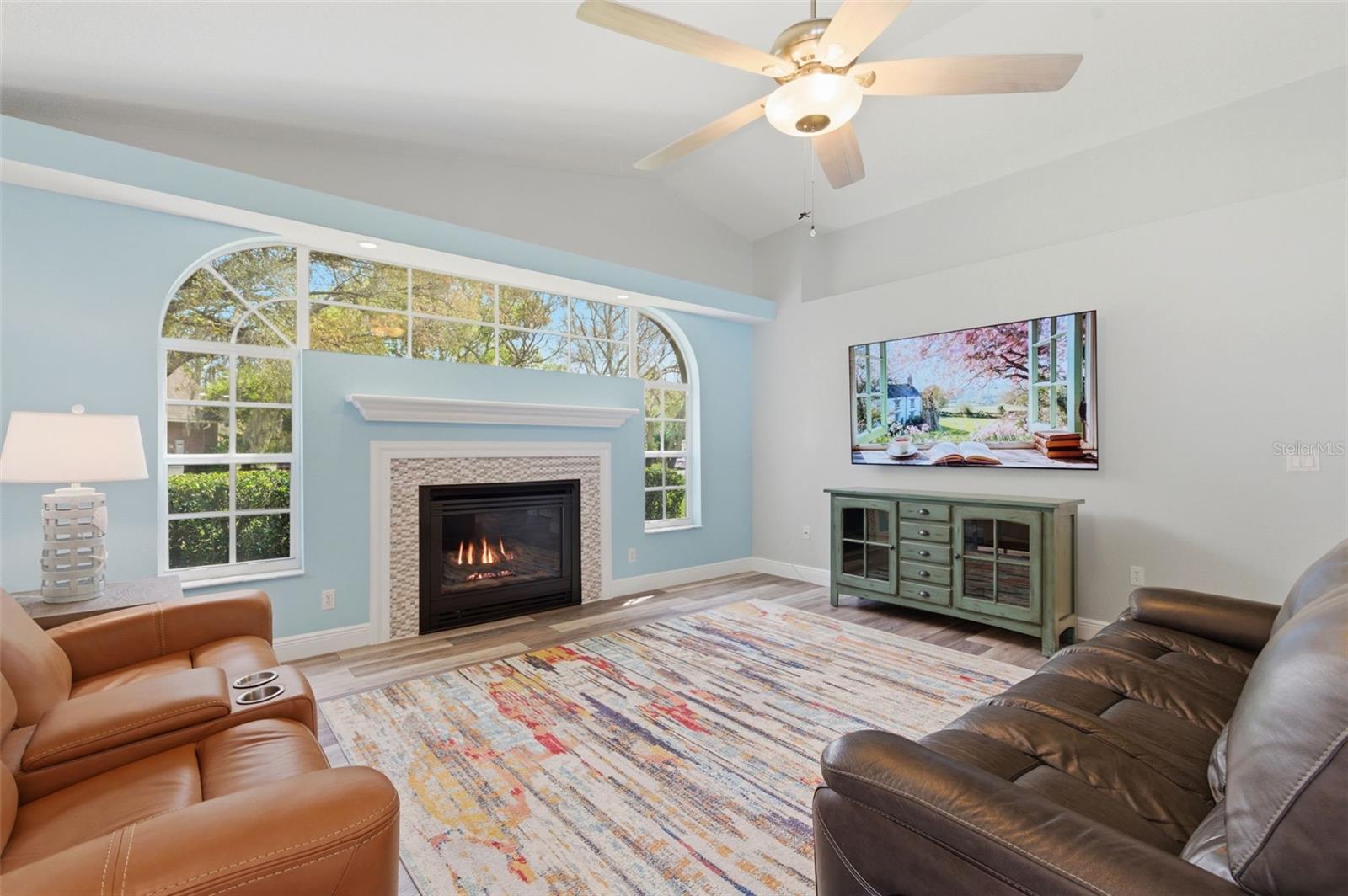 AUTUMN OAKS - Residential