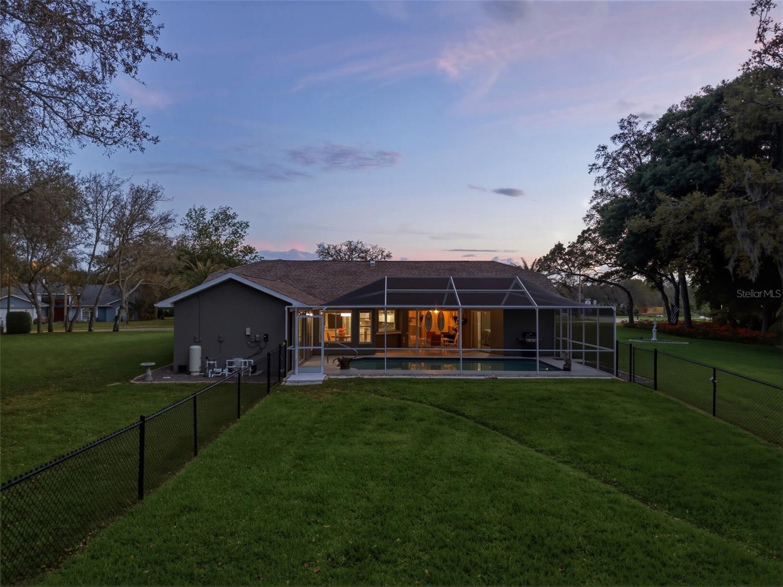 AUTUMN OAKS - Residential