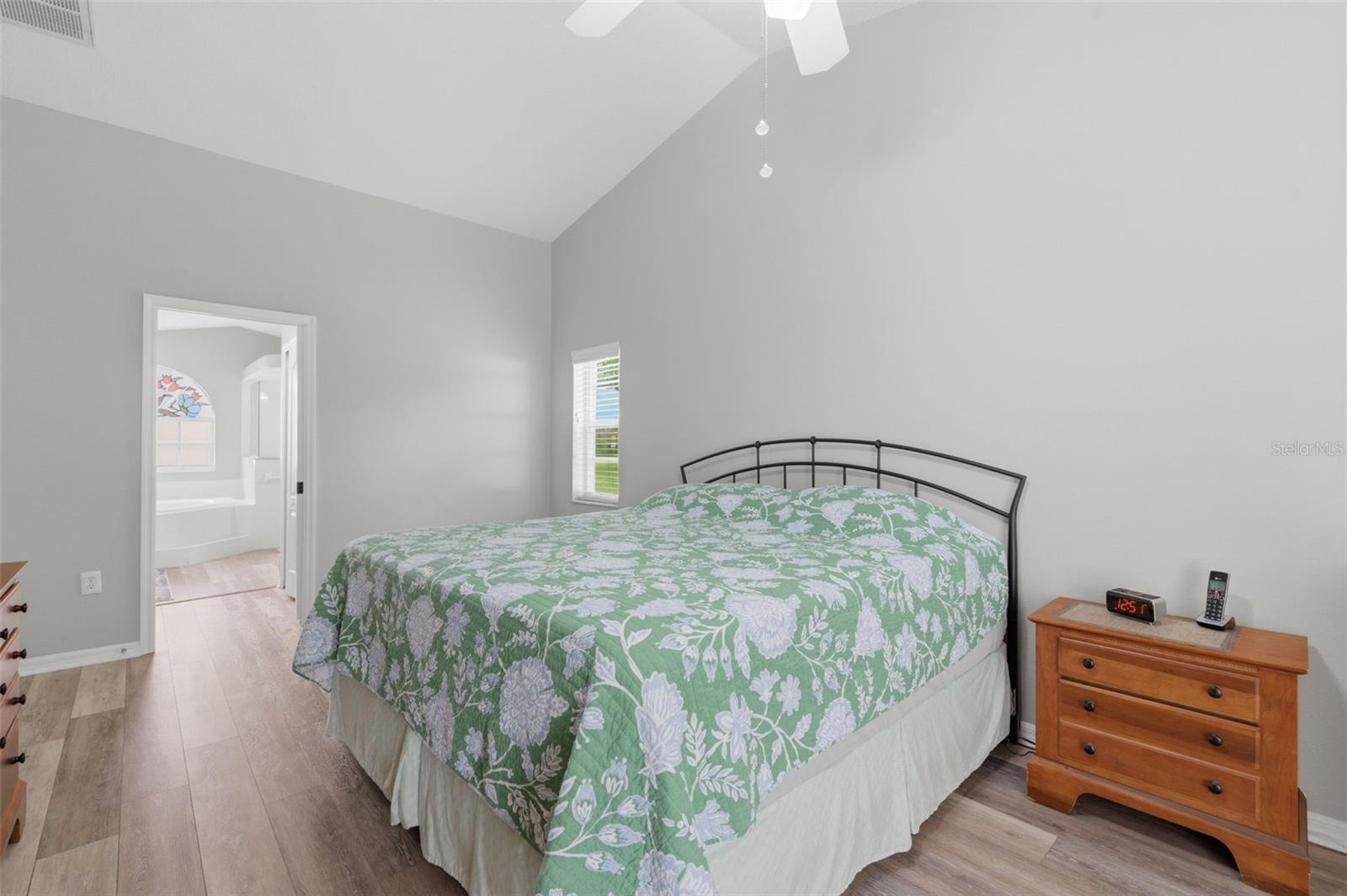 AUTUMN OAKS - Residential