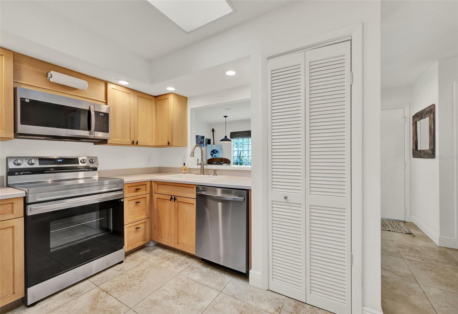 8248 LIMETREE COURT
