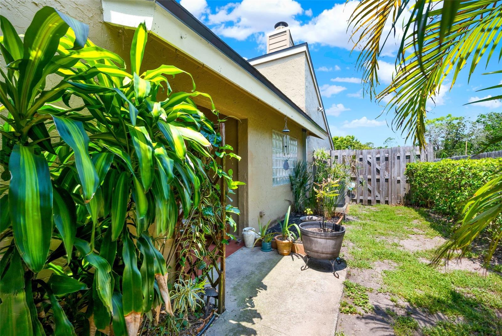 8248 LIMETREE COURT