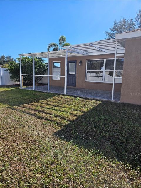 A home in PARRISH