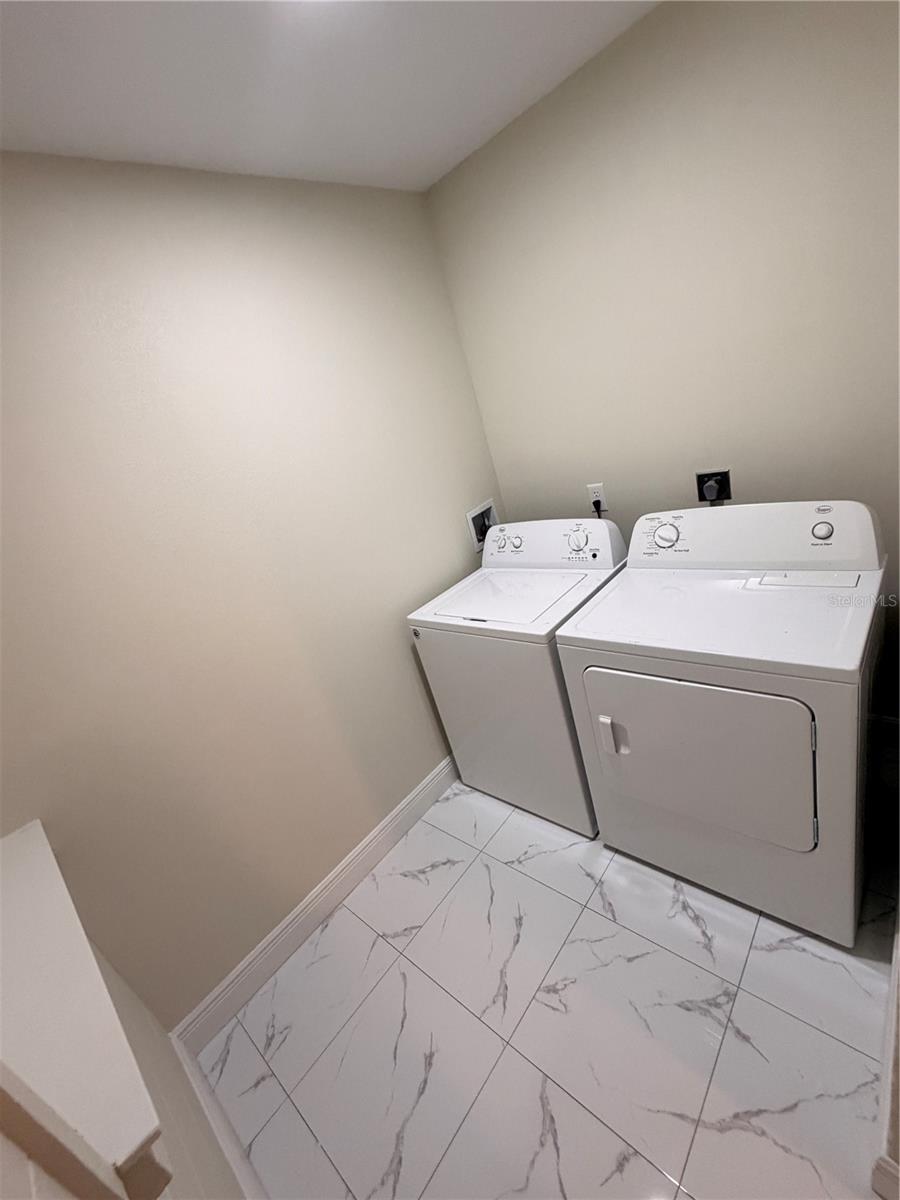 EDGEWOOD PARK - Residential Lease