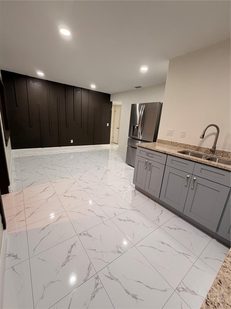 EDGEWOOD PARK - Residential Lease