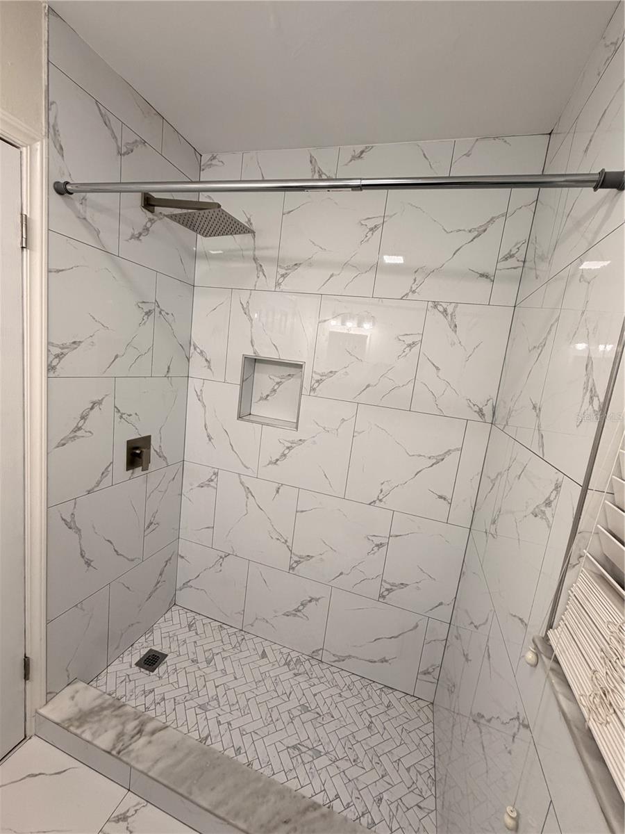 EDGEWOOD PARK - Residential Lease