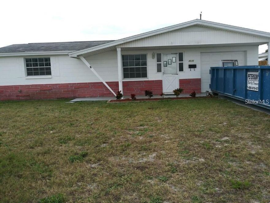 BEAUTIFUL 2 BEDROOM 1 BATHROOM 1 CAR GARAGE HOME LOCATED IN A QUIET HOLDAY COMMUNITY, PORCELIAN FLOORING, NICE KITCHEN. CLOSE TO TARPON SPRNGS, PALM HARBOR AND NEW PORT RICHEY.