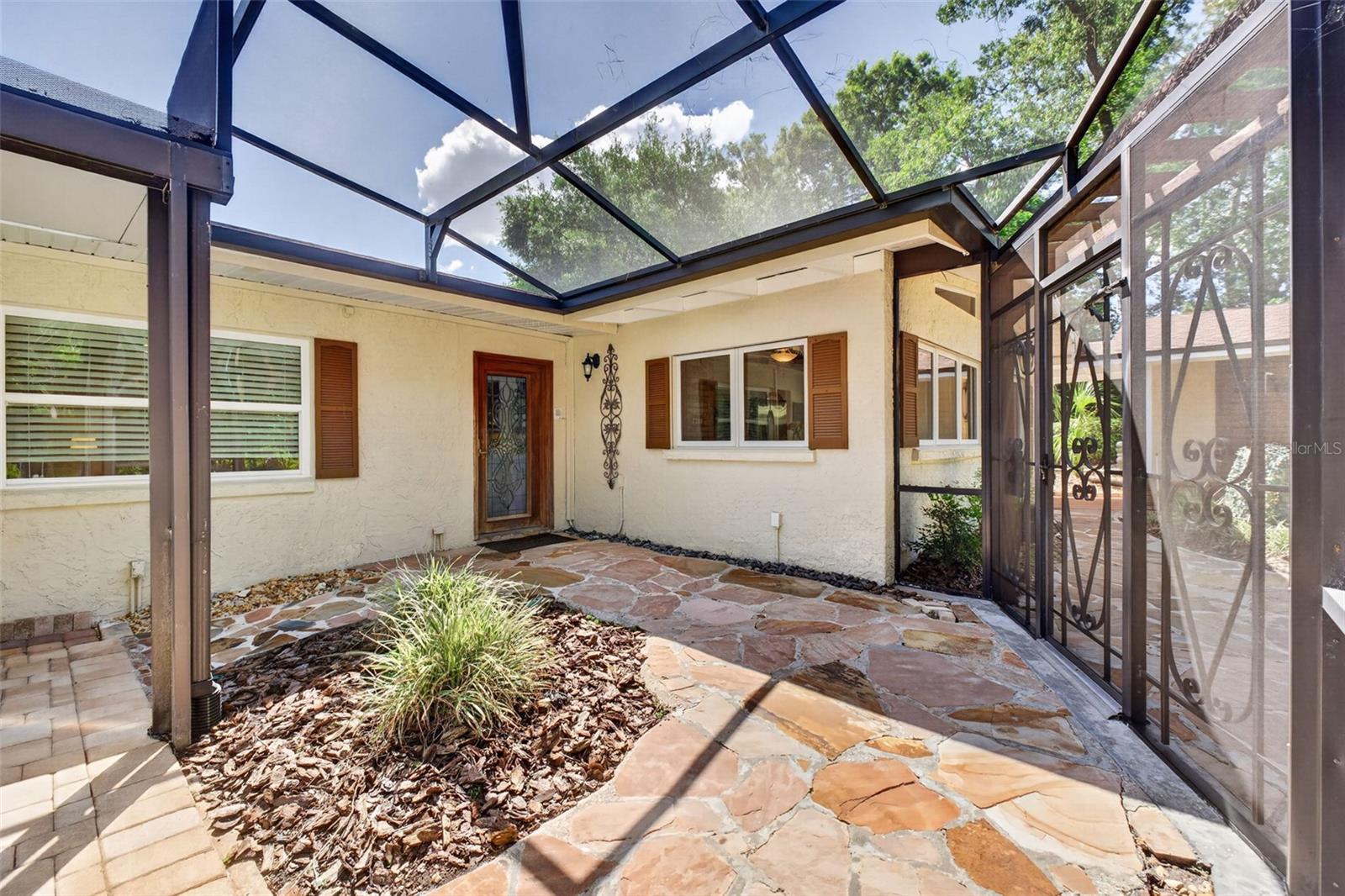 SANLANDO SPRINGS - Residential