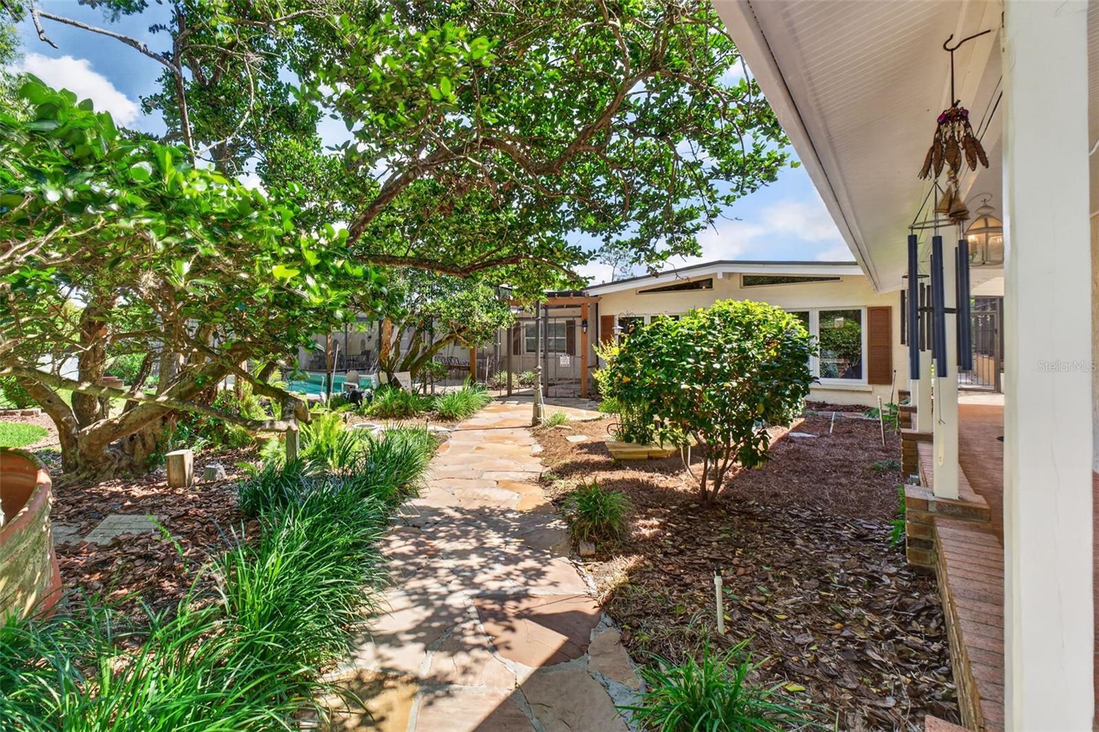 SANLANDO SPRINGS - Residential