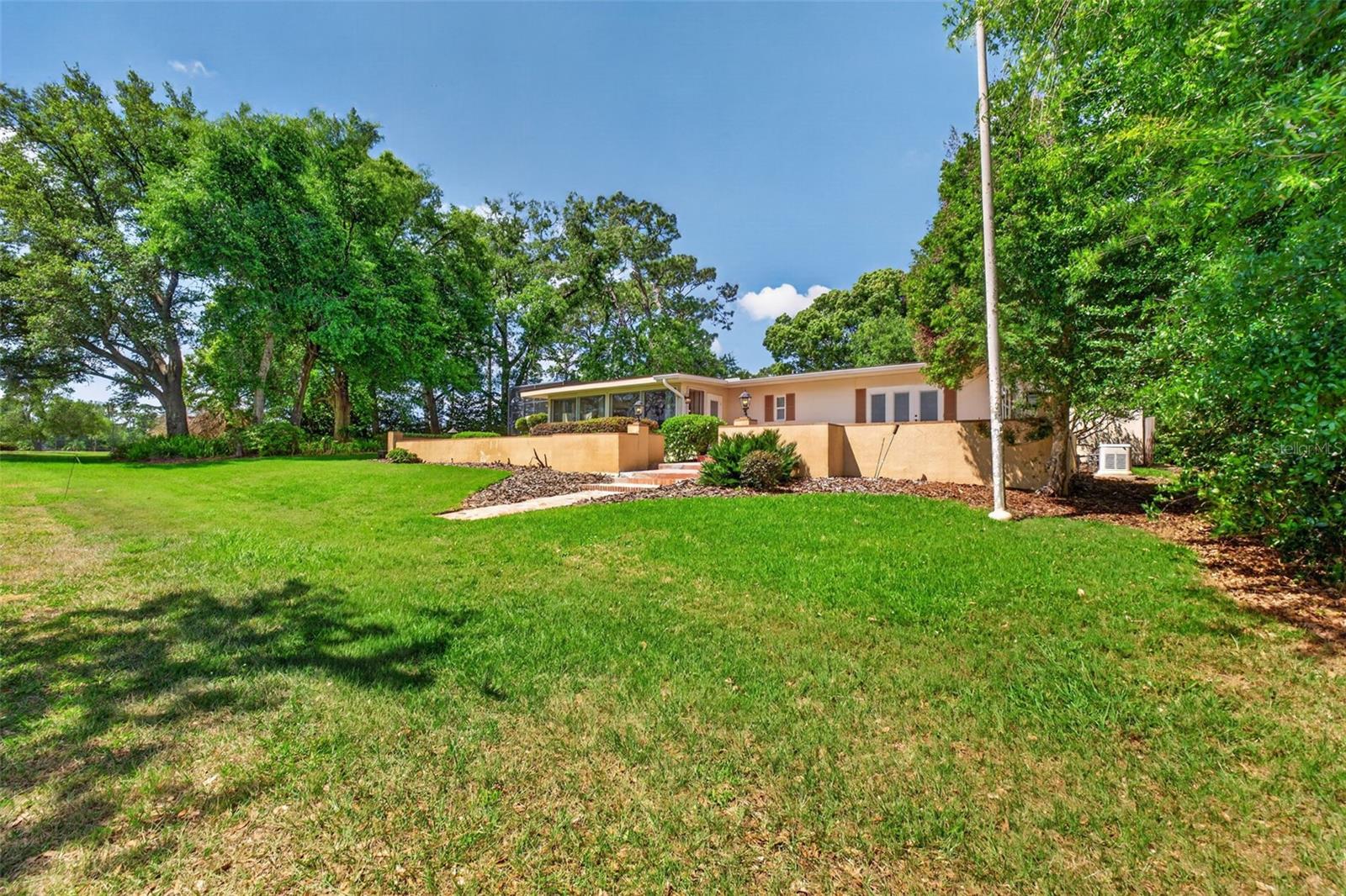 SANLANDO SPRINGS - Residential