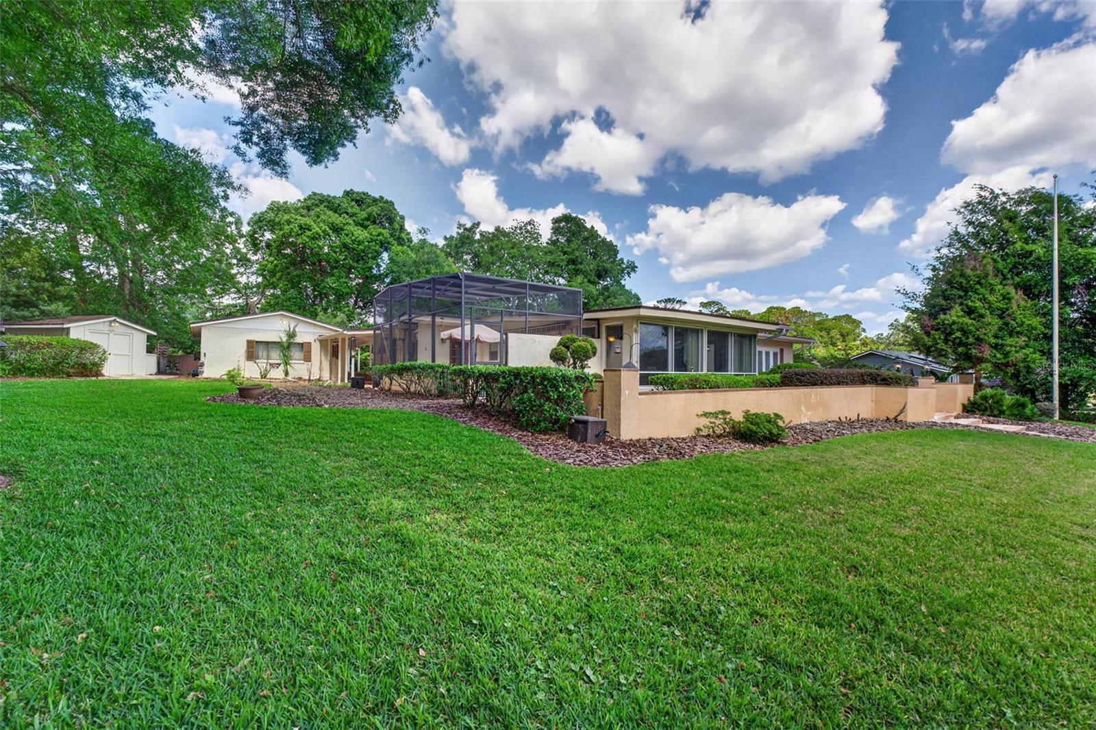 SANLANDO SPRINGS - Residential