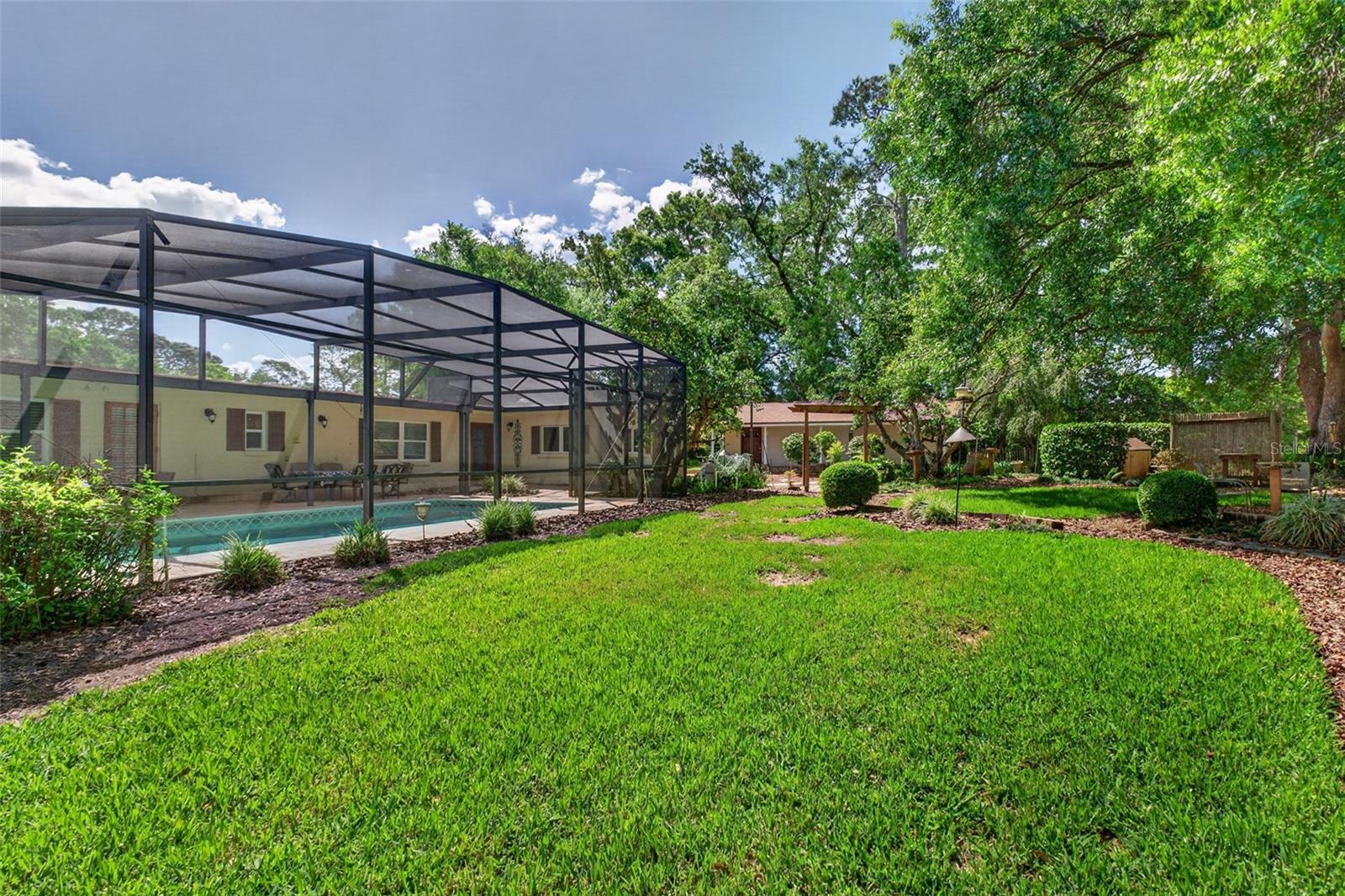 SANLANDO SPRINGS - Residential