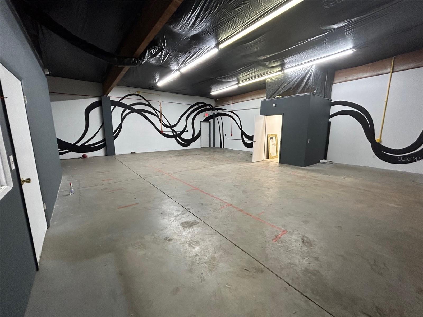 BISON INDUST PARK - Commercial Lease