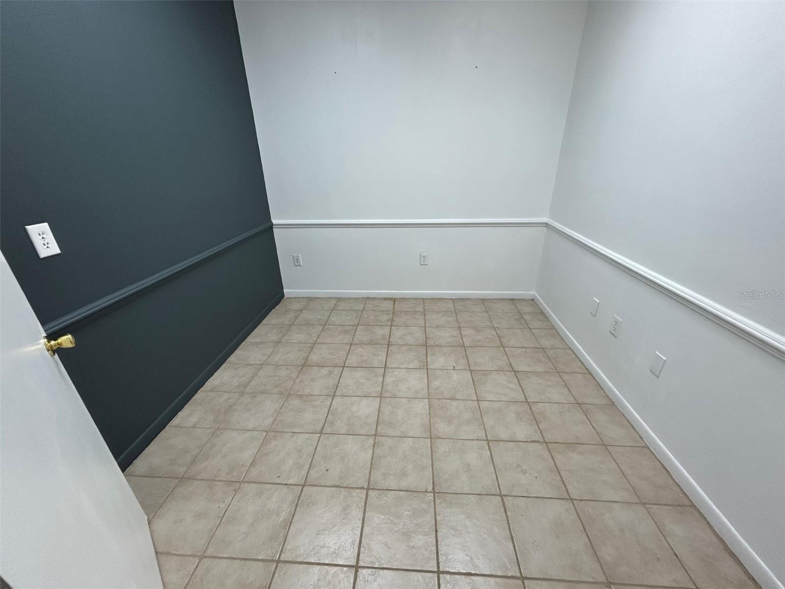 BISON INDUST PARK - Commercial Lease