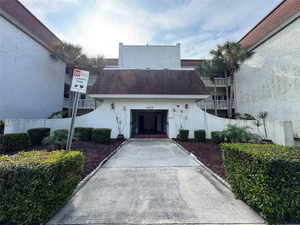 Photo of 4575 S Texas Avenue #109, Orlando, FL 32839 (MLS # O6433004)