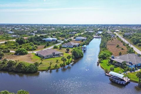 A home in PORT CHARLOTTE