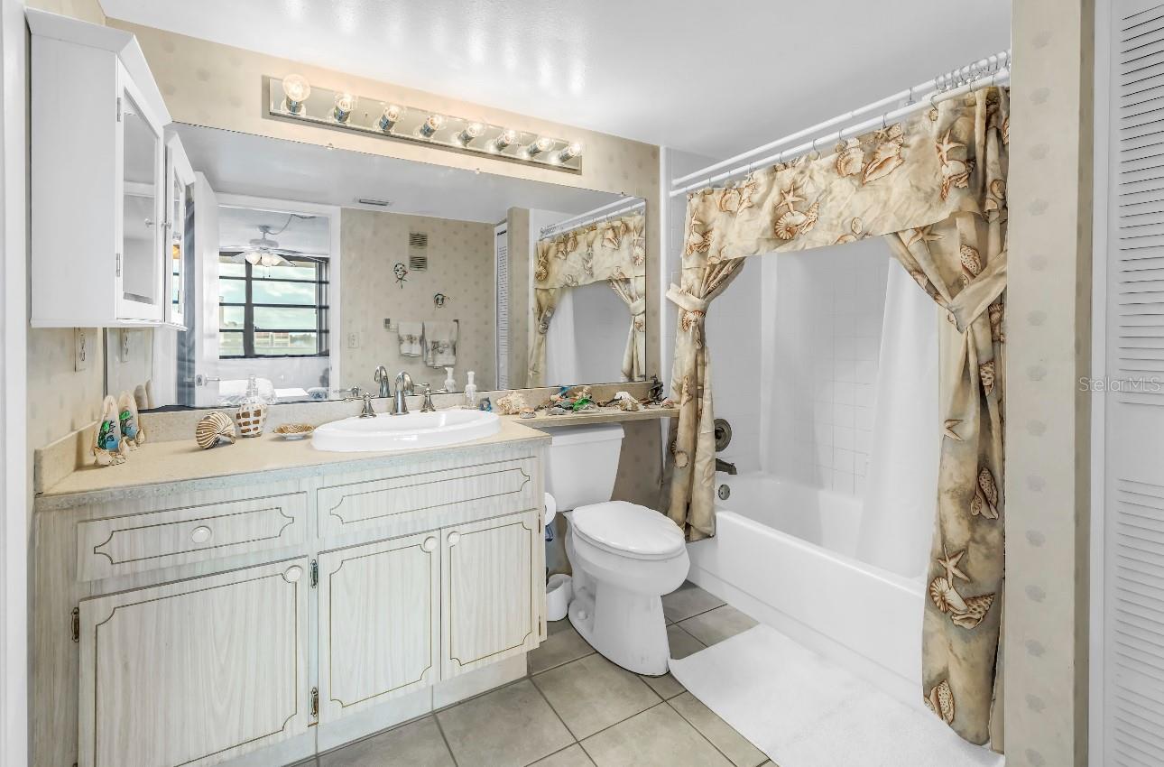 BAY ISLAND GROUP 10 - Residential Lease