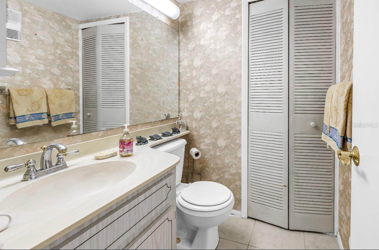 BAY ISLAND GROUP 10 - Residential Lease