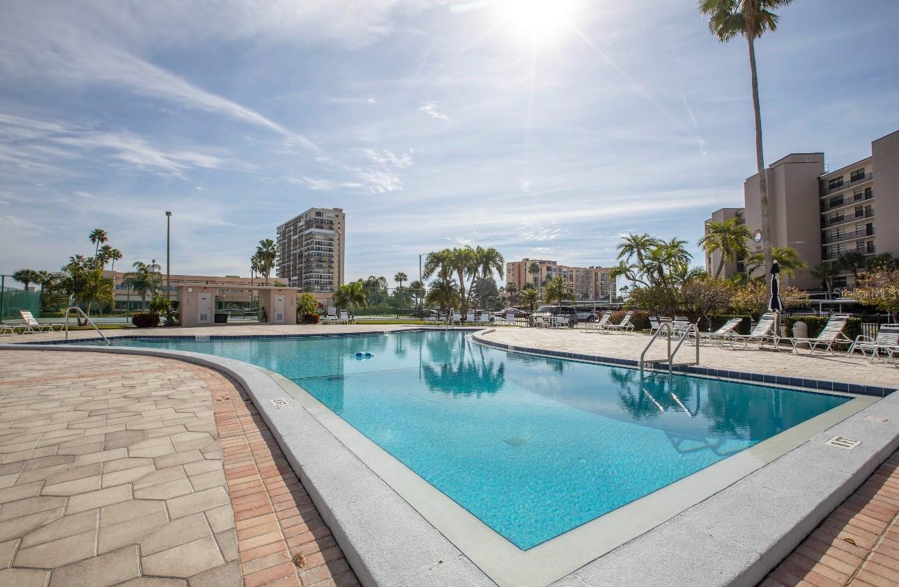 BAY ISLAND GROUP 10 - Residential Lease