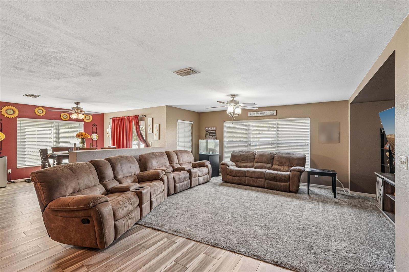 2279 MISTLETO LANE