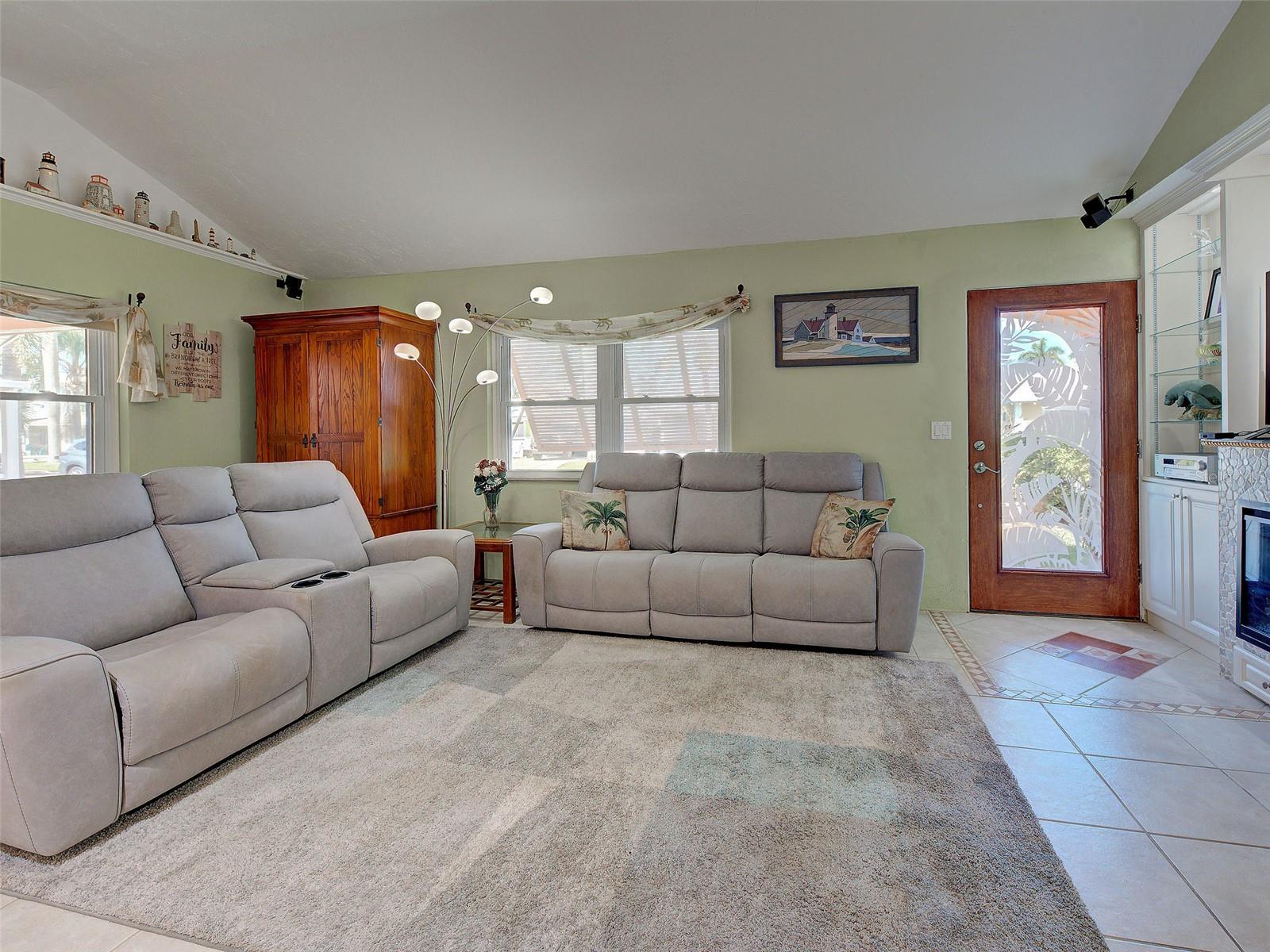 TWIN ISLES ESTATES - Residential