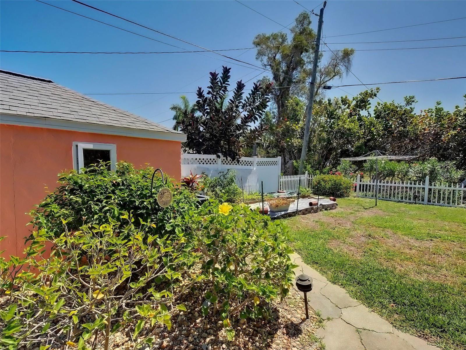 TWIN ISLES ESTATES - Residential