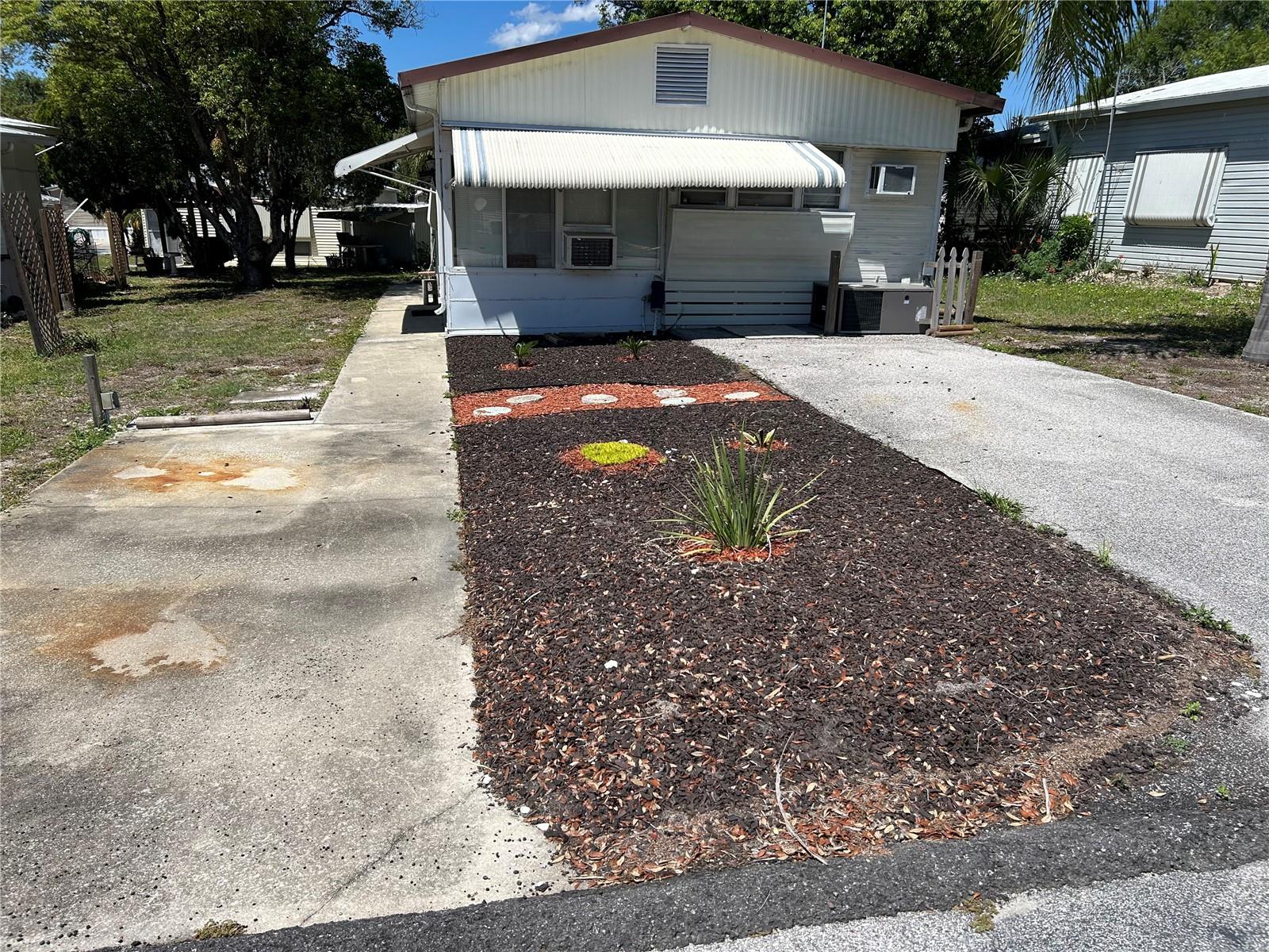 SADDLEBAG LAKE - Residential