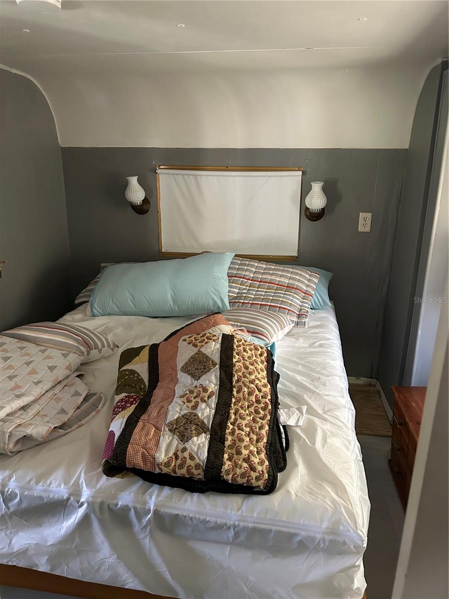 SADDLEBAG LAKE - Residential