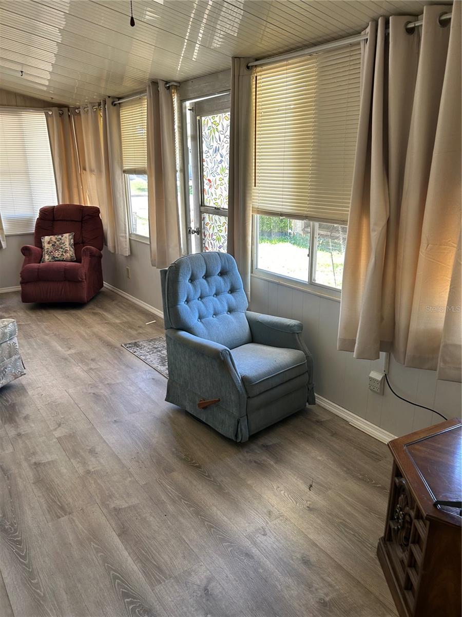 SADDLEBAG LAKE - Residential