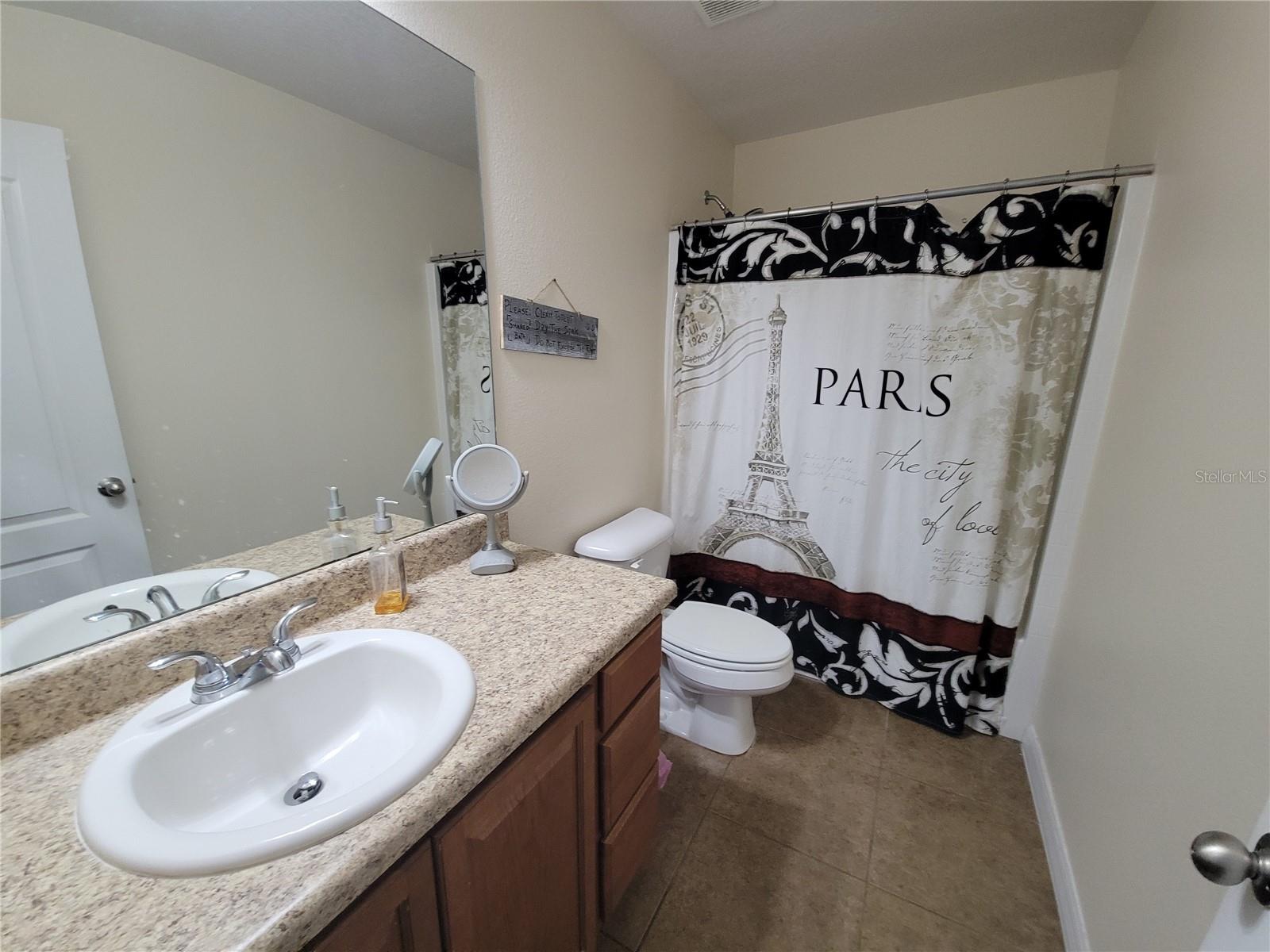 VILLAS/WOODSMERE 01-4 & 06 & 07 - Residential