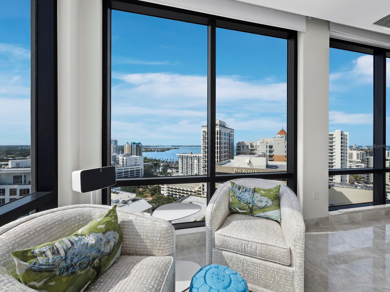 PLAZA AT 05 POINTS RESIDENCES - Residential