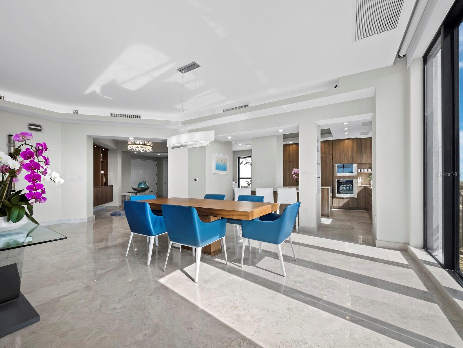 PLAZA AT 05 POINTS RESIDENCES - Residential