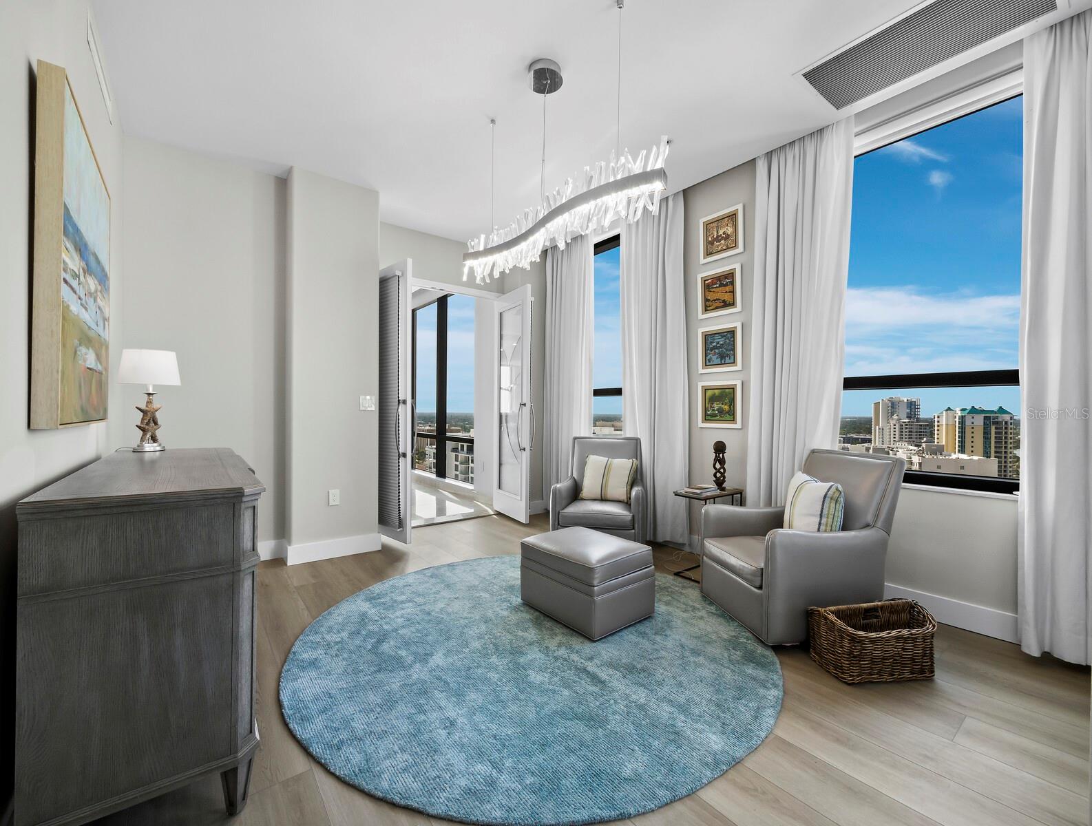 PLAZA AT 05 POINTS RESIDENCES - Residential