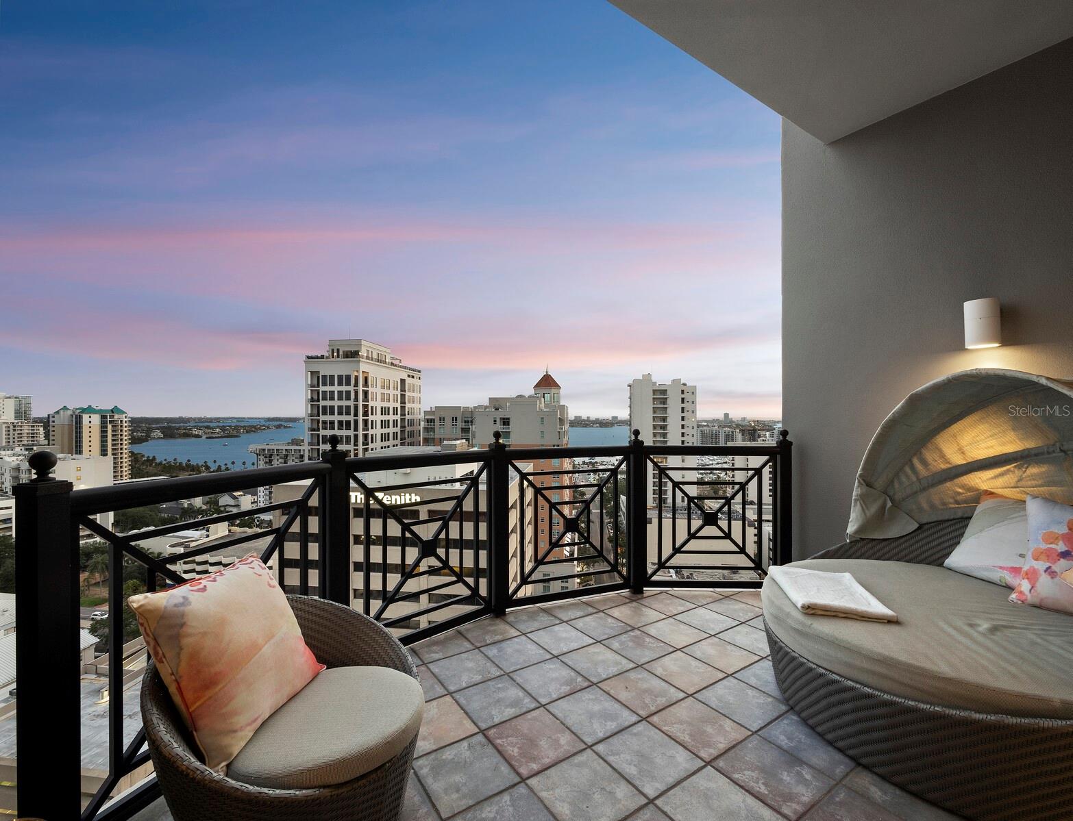 PLAZA AT 05 POINTS RESIDENCES - Residential