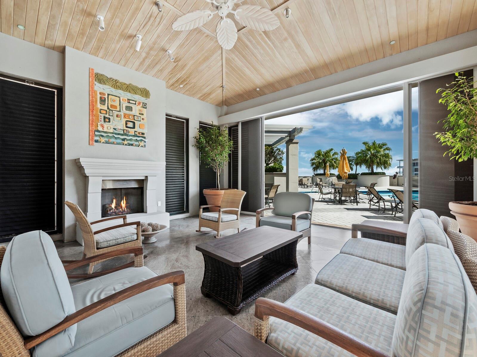 PLAZA AT 05 POINTS RESIDENCES - Residential