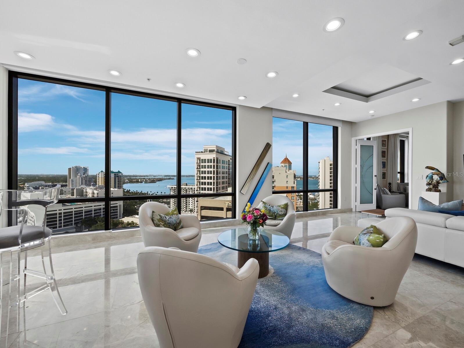 PLAZA AT 05 POINTS RESIDENCES - Residential